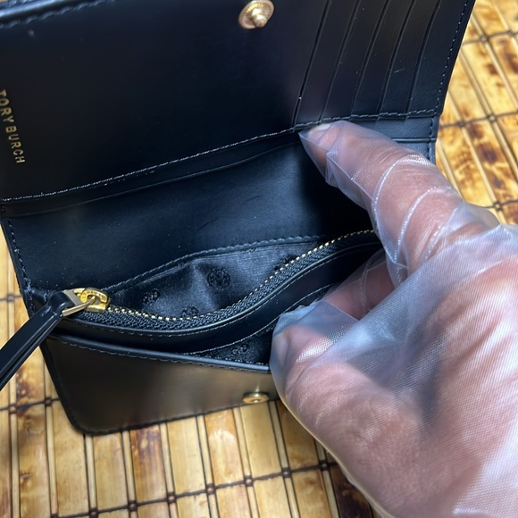 Tory Burch Willa Wallet - Picture 5 of 15